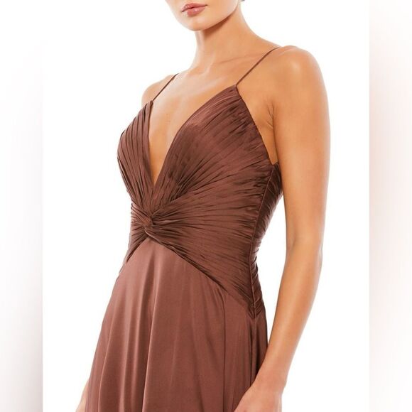NEW MAC DUGGAL $338 CHOCOLATE TWIST FRONT PLUNGING EVENING GOWN #49085 Size 8 - Picture 6 of 11